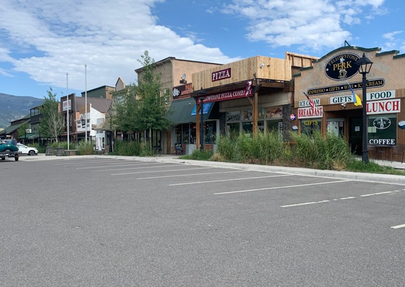 Empty mainstreet parking lot