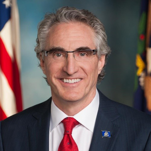 Headshot Doug Burgum