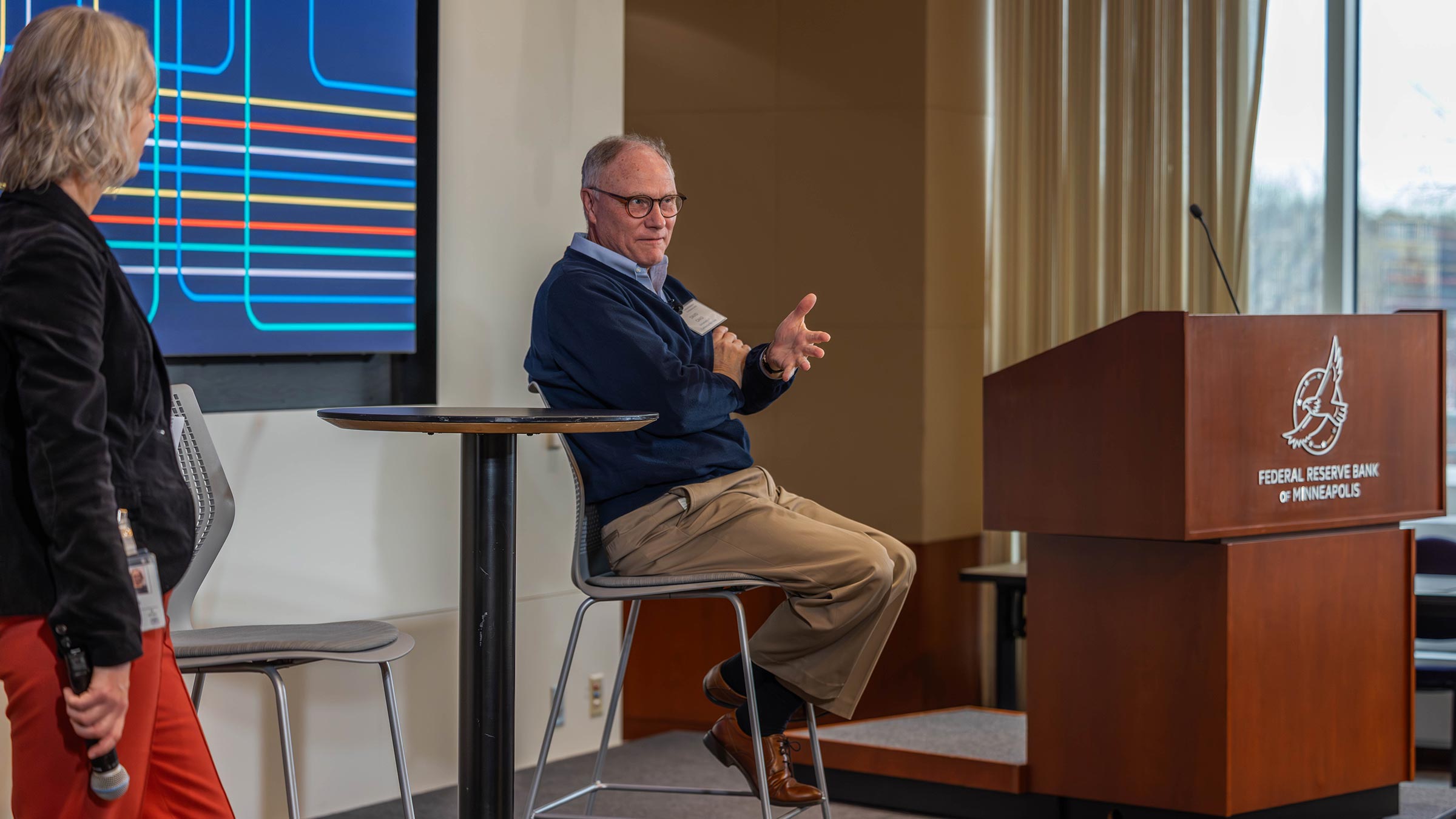 Keynote speaker David Card (University of California, Berkeley [emeritus]) and Institute Director Abigail Wozniak (Federal Reserve Bank of Minneapolis).